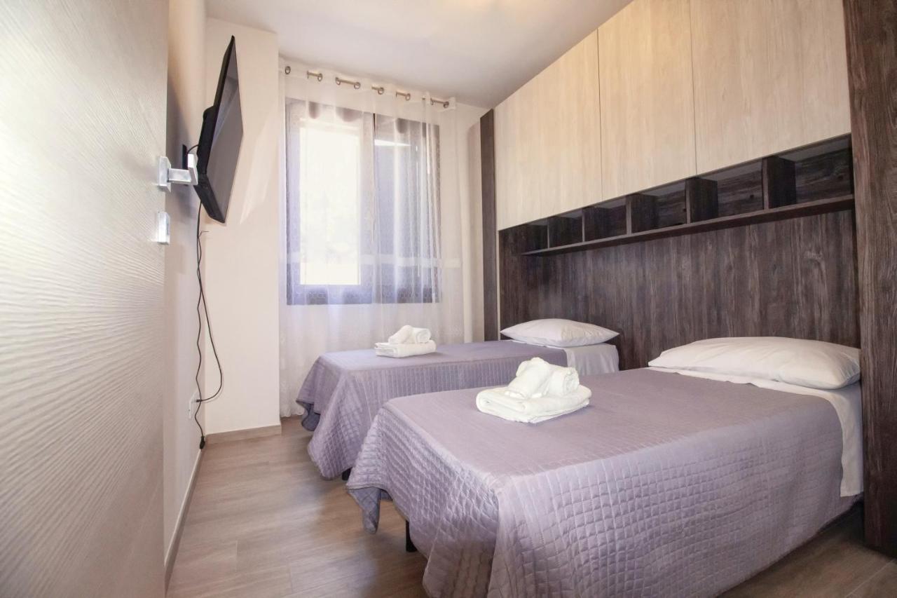 Dd House Family Holiday Apartment Cecina  Exterior foto